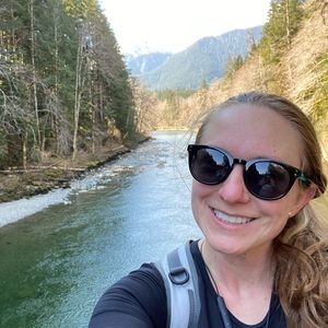 Meet your Posher, Danielle